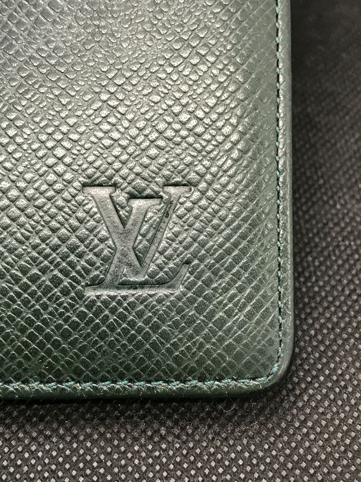 LOUIS VUITTON ルイヴィトン 札入れ ポルトバルールカルトクレディ