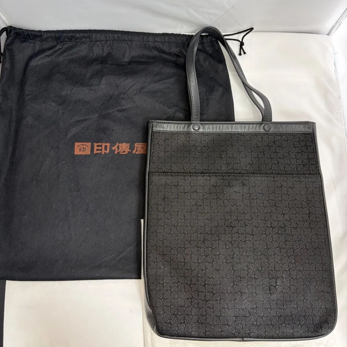 印傳屋 トートバッグ ブラック ハンドバッグ 印伝 - メルカリ