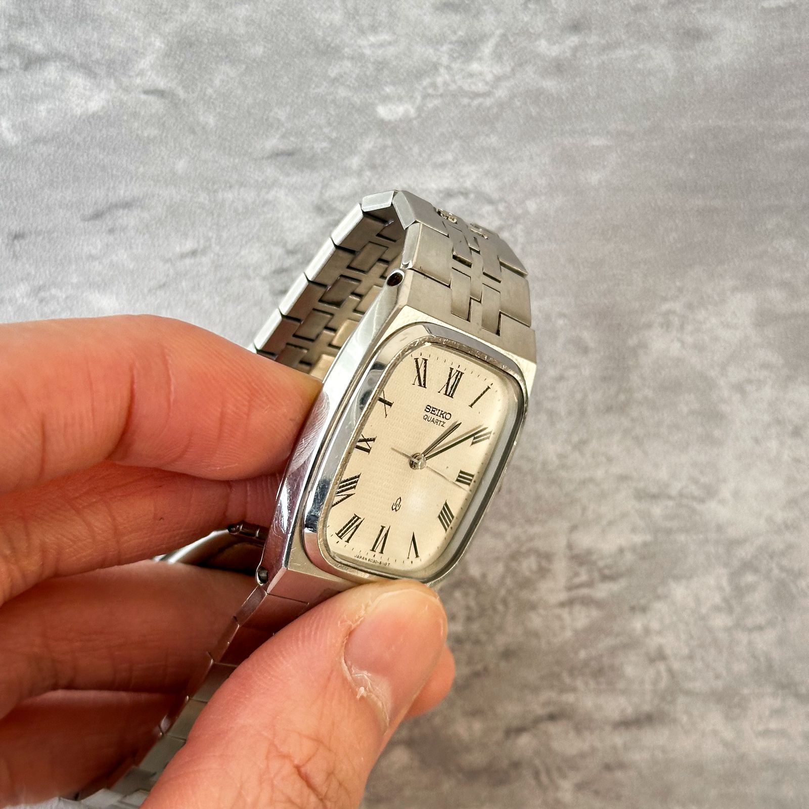 SEIKO クォーツ スクエアケース ローマンインデックス メンズ腕時計