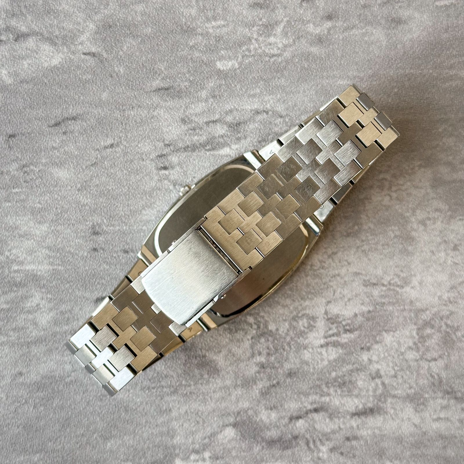 SEIKO クォーツ スクエアケース ローマンインデックス メンズ腕時計