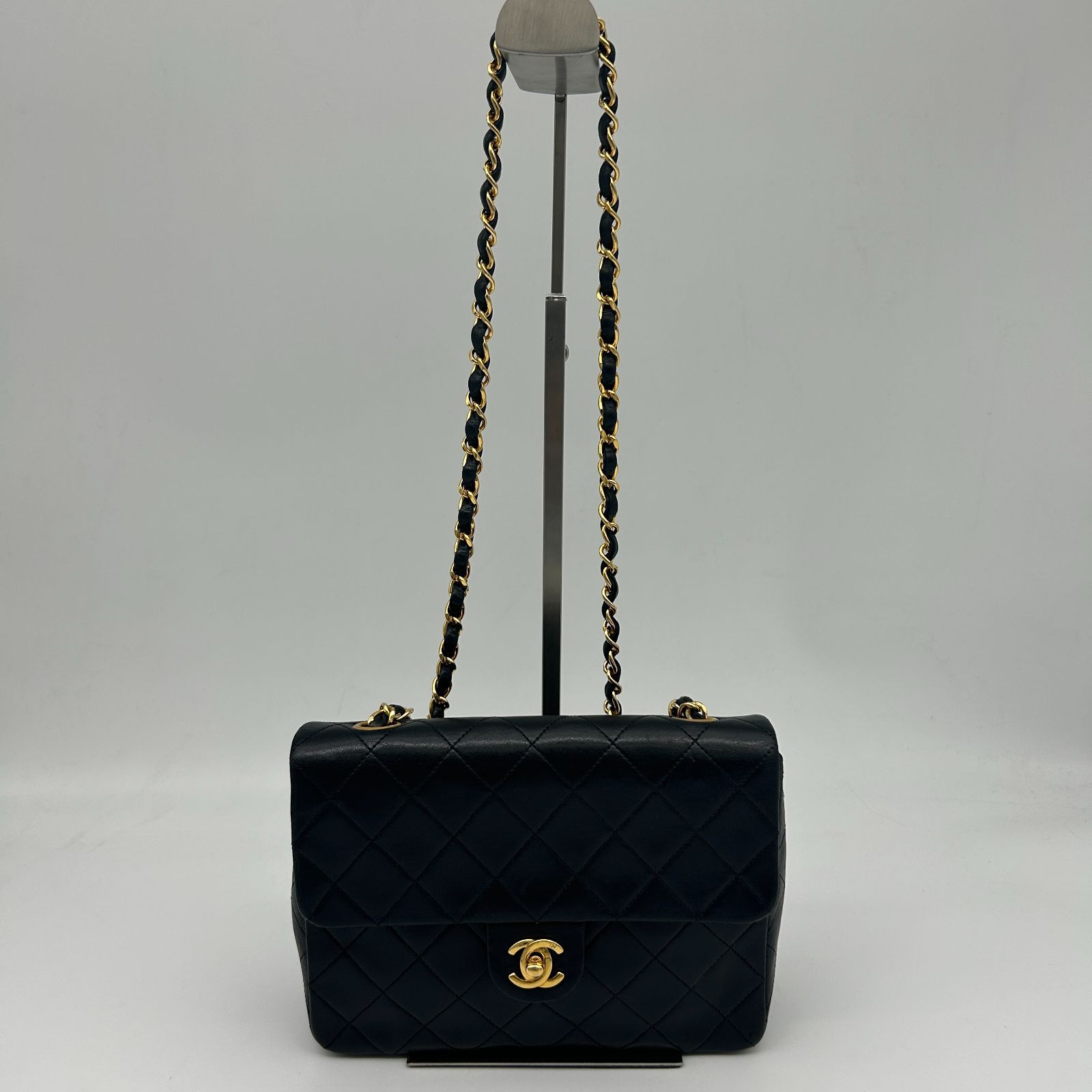 CHANEL（シャネル）ミニマトラッセ チェーンショルダーバッグ ブラック 