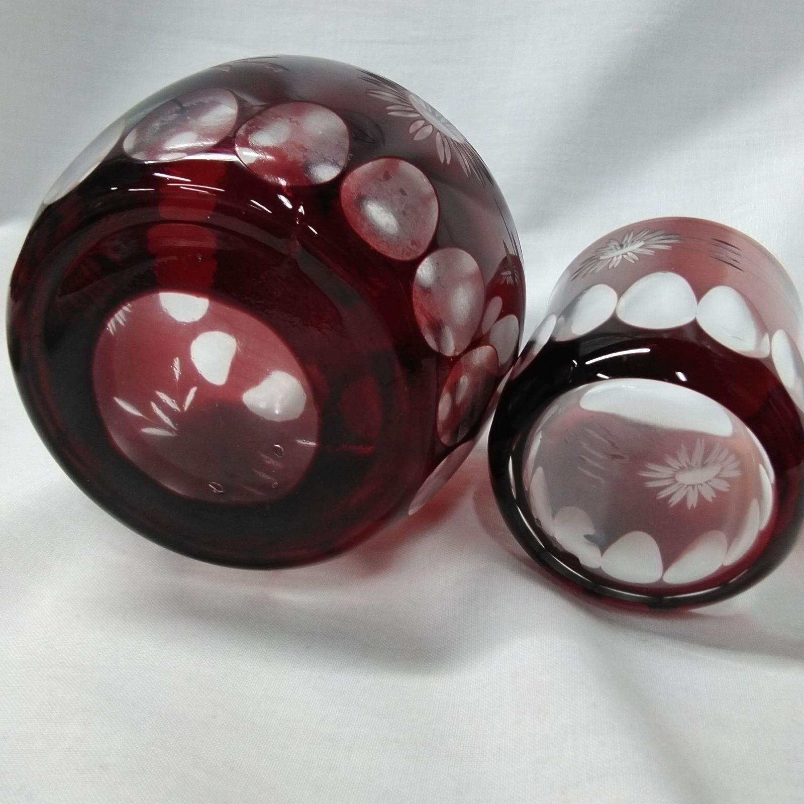 昭和レトロ 切子硝子 冠水瓶 2セット 赤と青のガラスに、華やかな