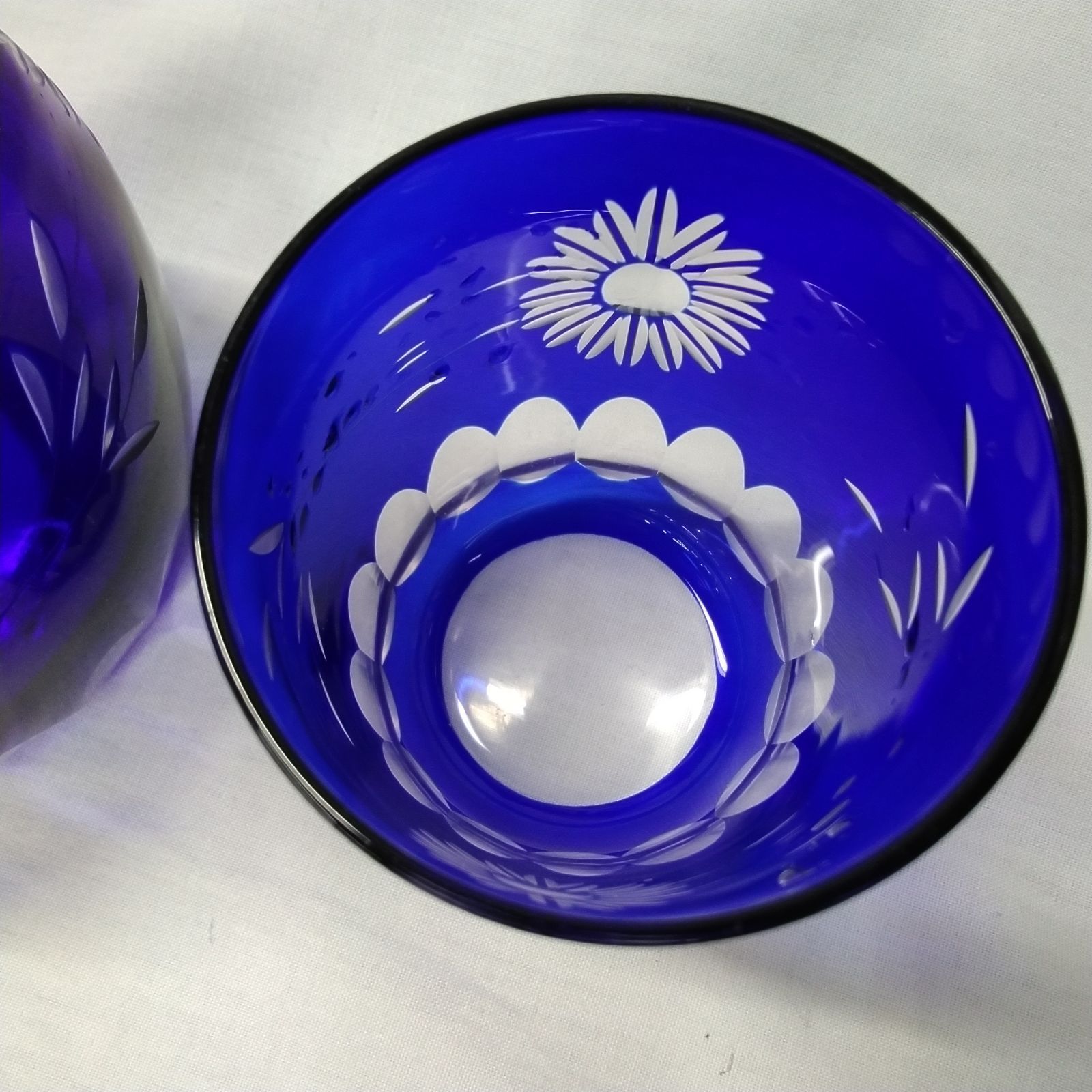 昭和レトロ 切子硝子 冠水瓶 2セット 赤と青のガラスに、華やかな