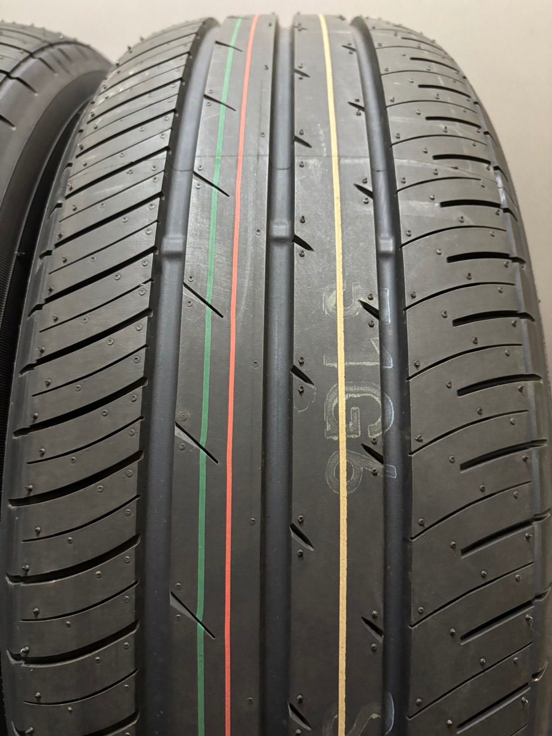 TOYO PROXES J68 205/60R16 16インチ 夏タイヤ 4本 24年製 バリ溝 ステップワゴン ジューク レガシィB4等　(KTB098) クレジットカード QRコード決済可能 ☆新車外し品 205/60R16 TOYO/PROXES J68 26年製 夏タイヤ サマー