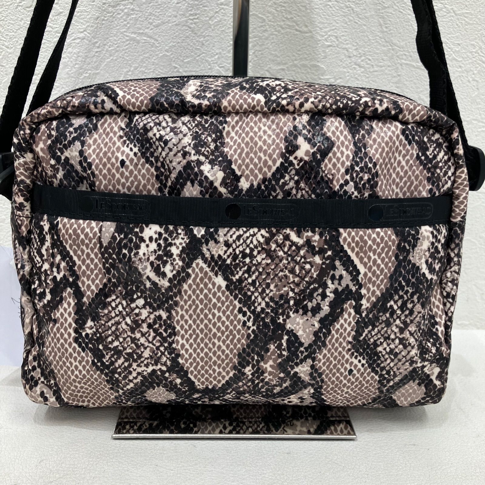 2590 LeSportsac レスポートサック ダニエラクロスボディ ショルダー 