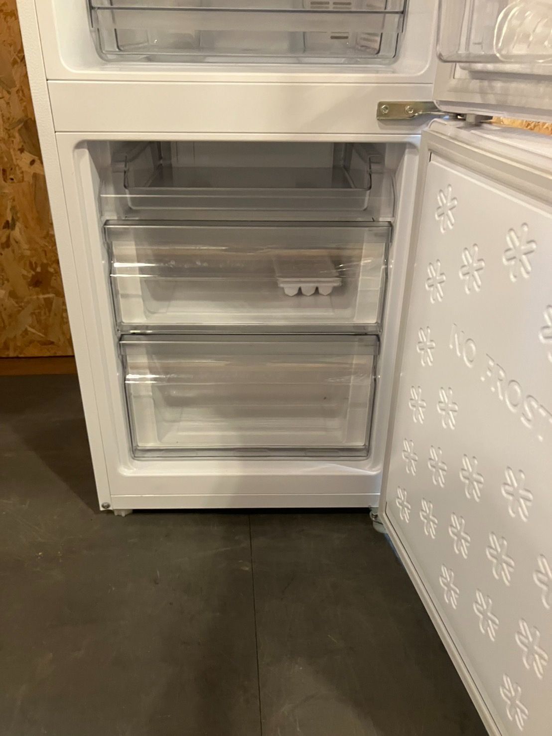 【中古】大阪引取歓迎　 Haier 冷凍冷蔵庫 JR-M20E3 304L 2023年製【KSK1F001】 東京都世田谷区等々力へ出張買取 Haier JR-N130B 冷凍冷蔵庫 2022年製