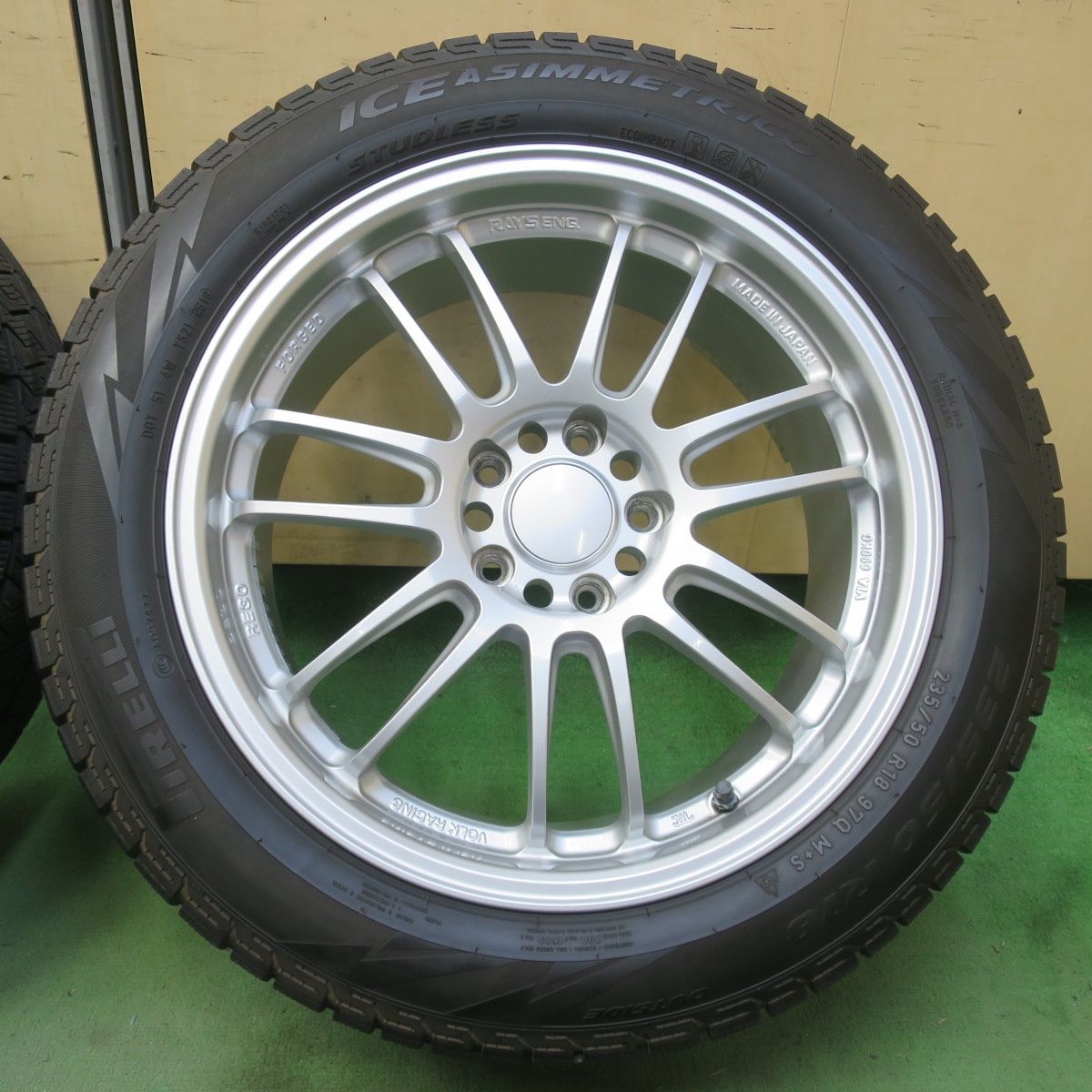 キレイ☆RAYS VOLK RACING RE30 鍛造 235/50R18 スタッドレス 