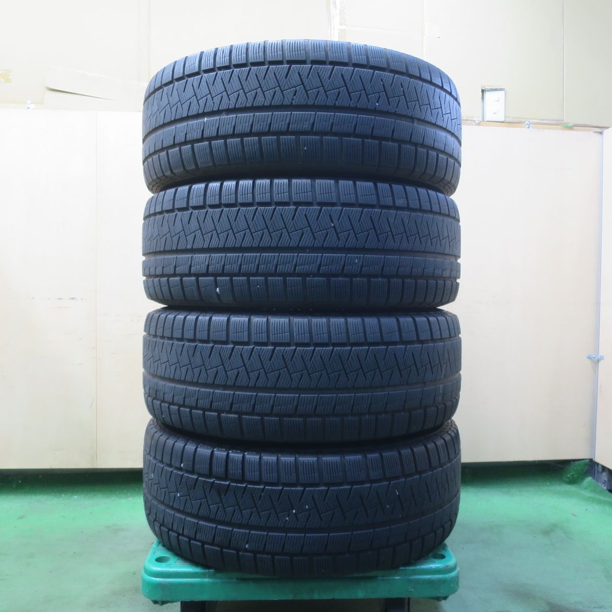キレイ☆RAYS VOLK RACING RE30 鍛造 235/50R18 スタッドレス 