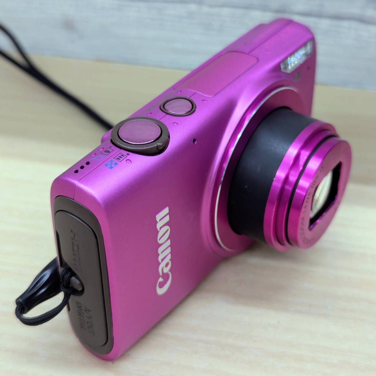 亘】美品 2013年 1210万画素 光学10倍ズームレンズ Canon IXY 610F