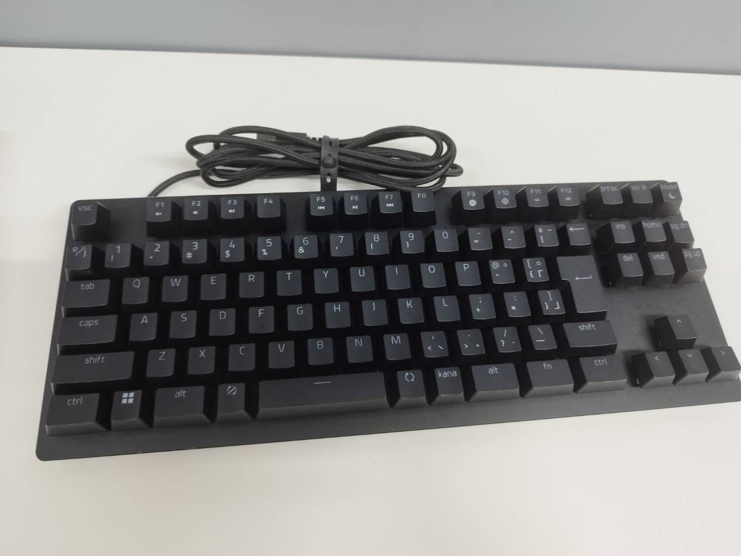 良品】Razer Huntsman V2 Tenkeyless/RZ03-0394/ゲーミングキーボード 