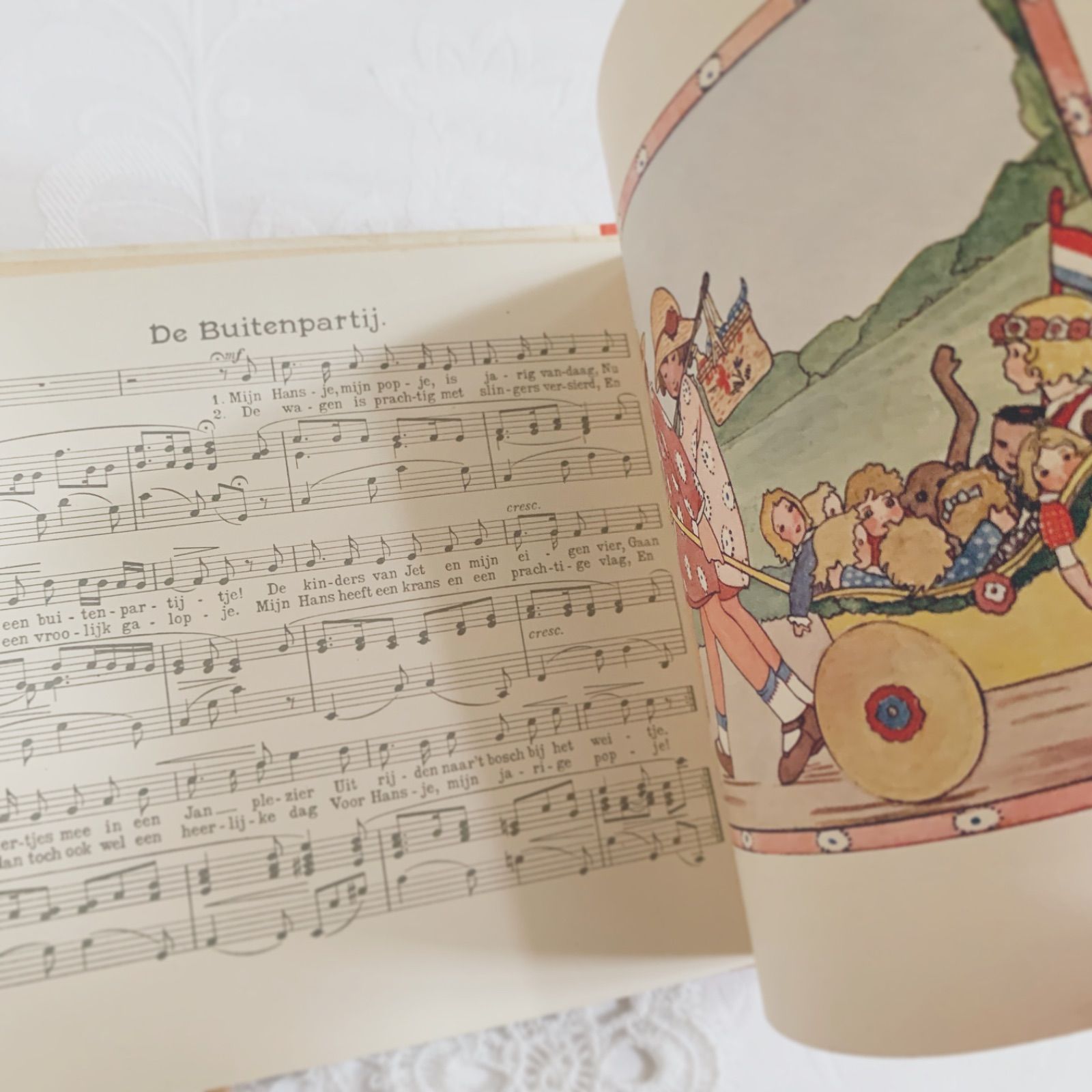 1920s-1940s頃 花柄装丁が愛らしいオランダの楽譜絵本 『5月の歌』Rie