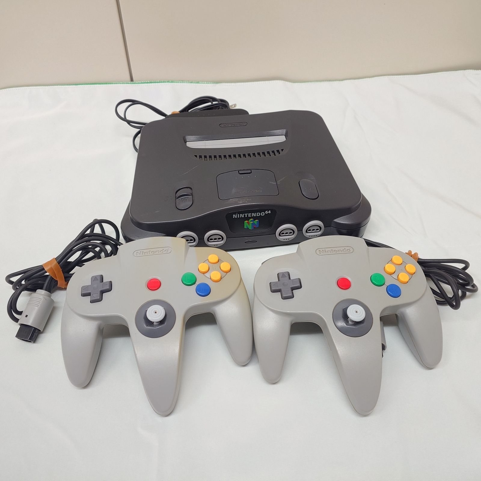【新同品】NINTENDO 任天堂 64 本体＋コントローラー＋ACアダプタ 任天堂64 本体 コントローラー ACアダプタ付 通電のみ確認 - メルカリ