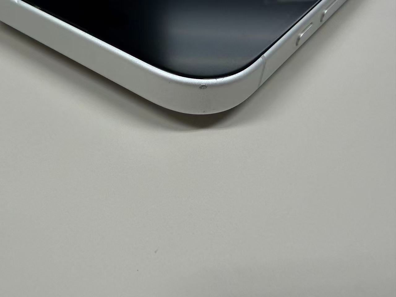 iPhone16 128GB ジャンク品 ホワイト- メルカリ