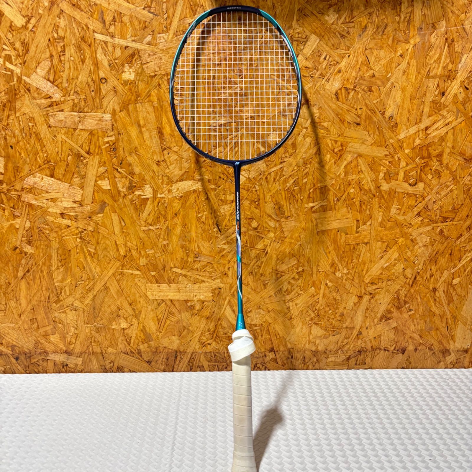 ラケットヨネックス Yonex アストロ アストロ クス 77プロ ガット 色