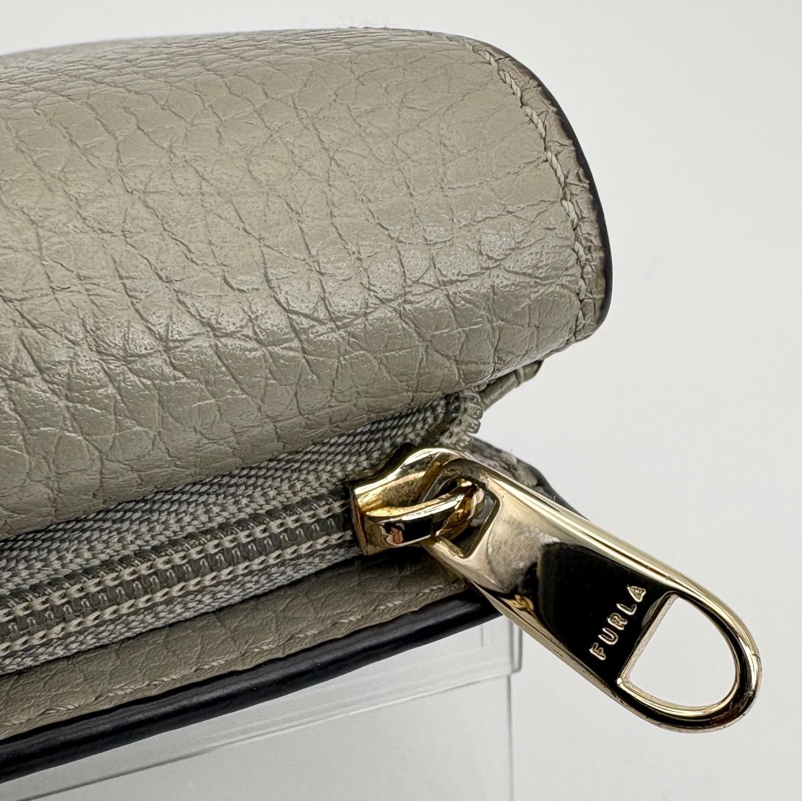 FURLA フルラ Dafne ダフネ アーチロゴ 三つ折り財布 グレー 美品