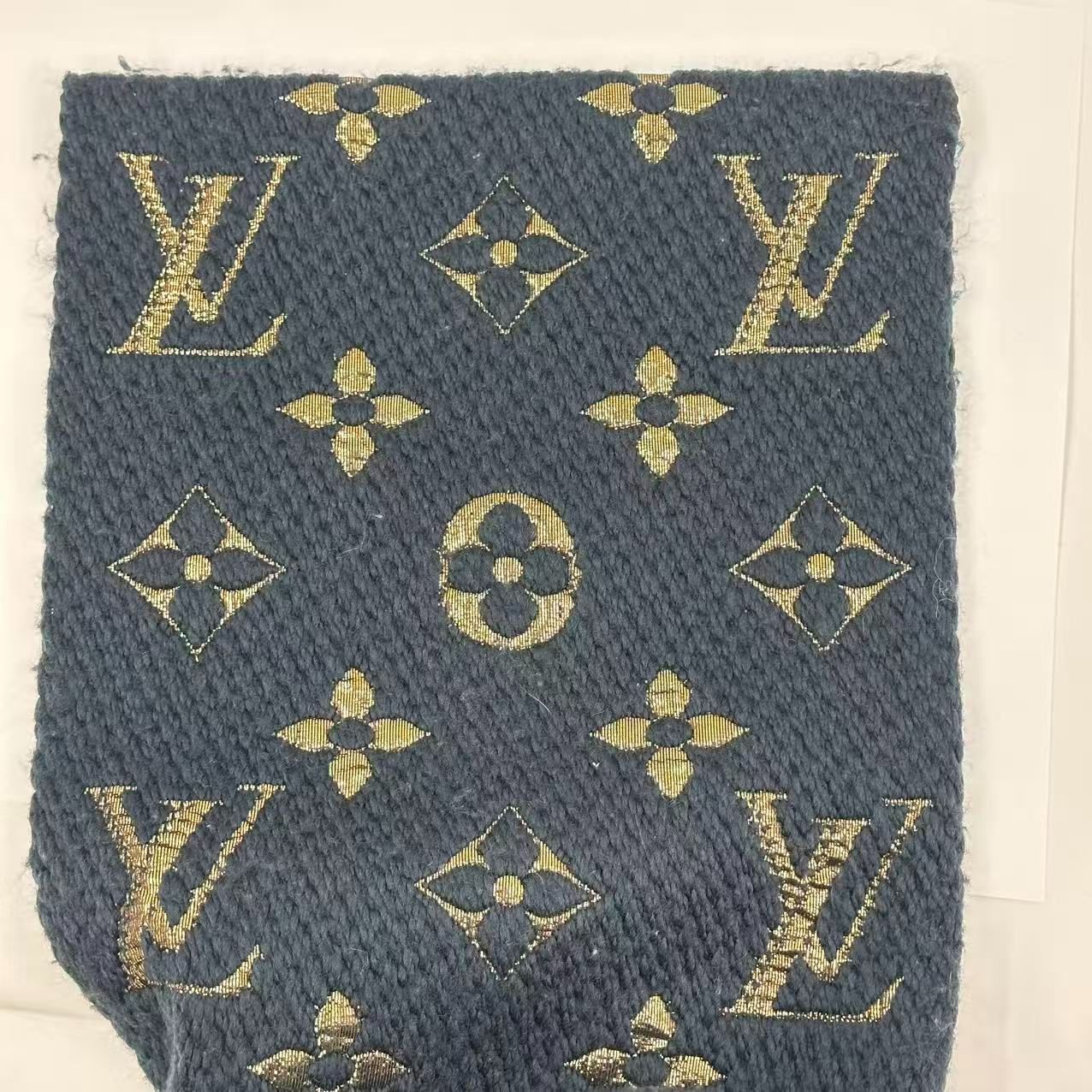 LOUIS VUITTON マフラー エシャルプロゴマニア シャイン M70815 シルク
