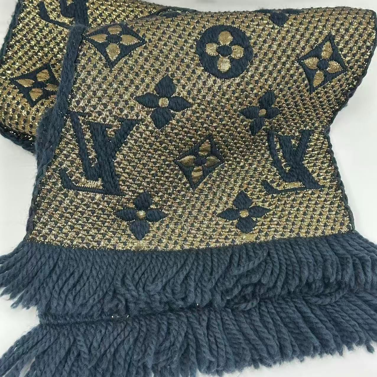 LOUIS VUITTON マフラー エシャルプロゴマニア シャイン M70815 シルク