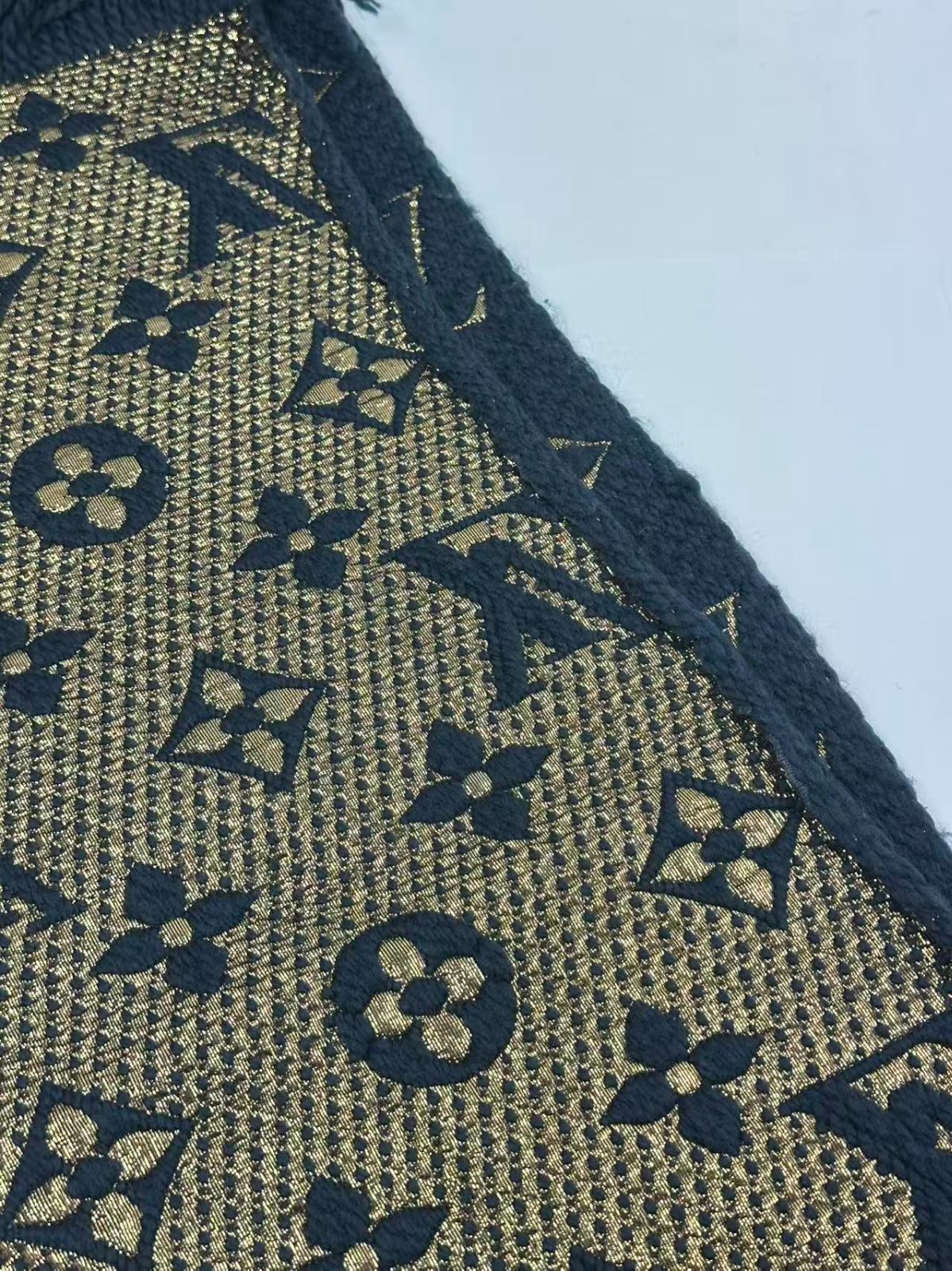LOUIS VUITTON マフラー エシャルプロゴマニア シャイン M70815 シルク