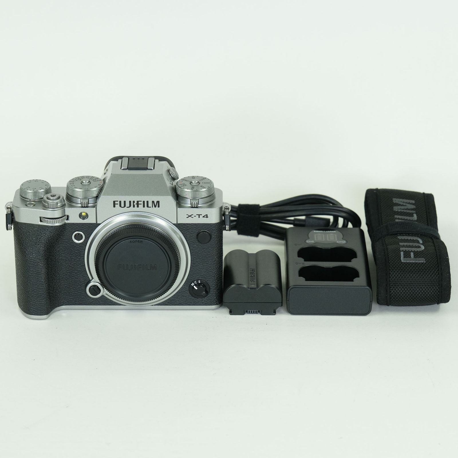 良品 | シャッター数540回] FUJIFILM X-T4 [ボディ シルバー 