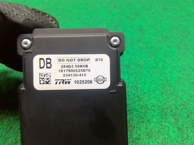 中古】リーフ ZAA-ZE1 フロント レーダー・カメラ（運転支援用） 284G3