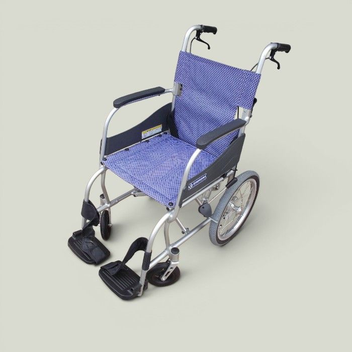 送料無料（一部地域を除く）介助用 軽量車椅子 ふわりす KF16-40SB ts-26-0427-09