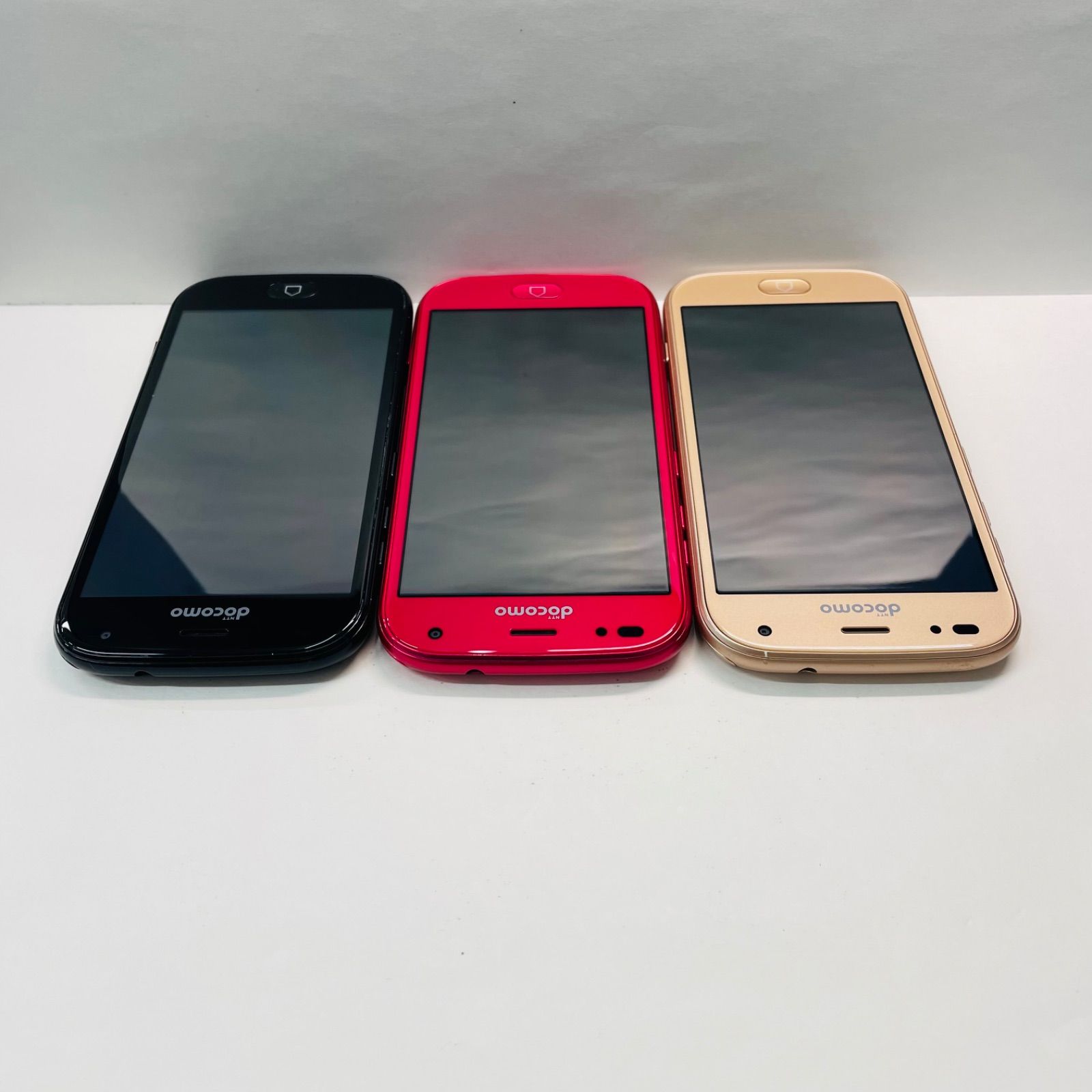 らくらくスマートフォン me F-01L SIMフリー 3台セット F4 - メルカリ