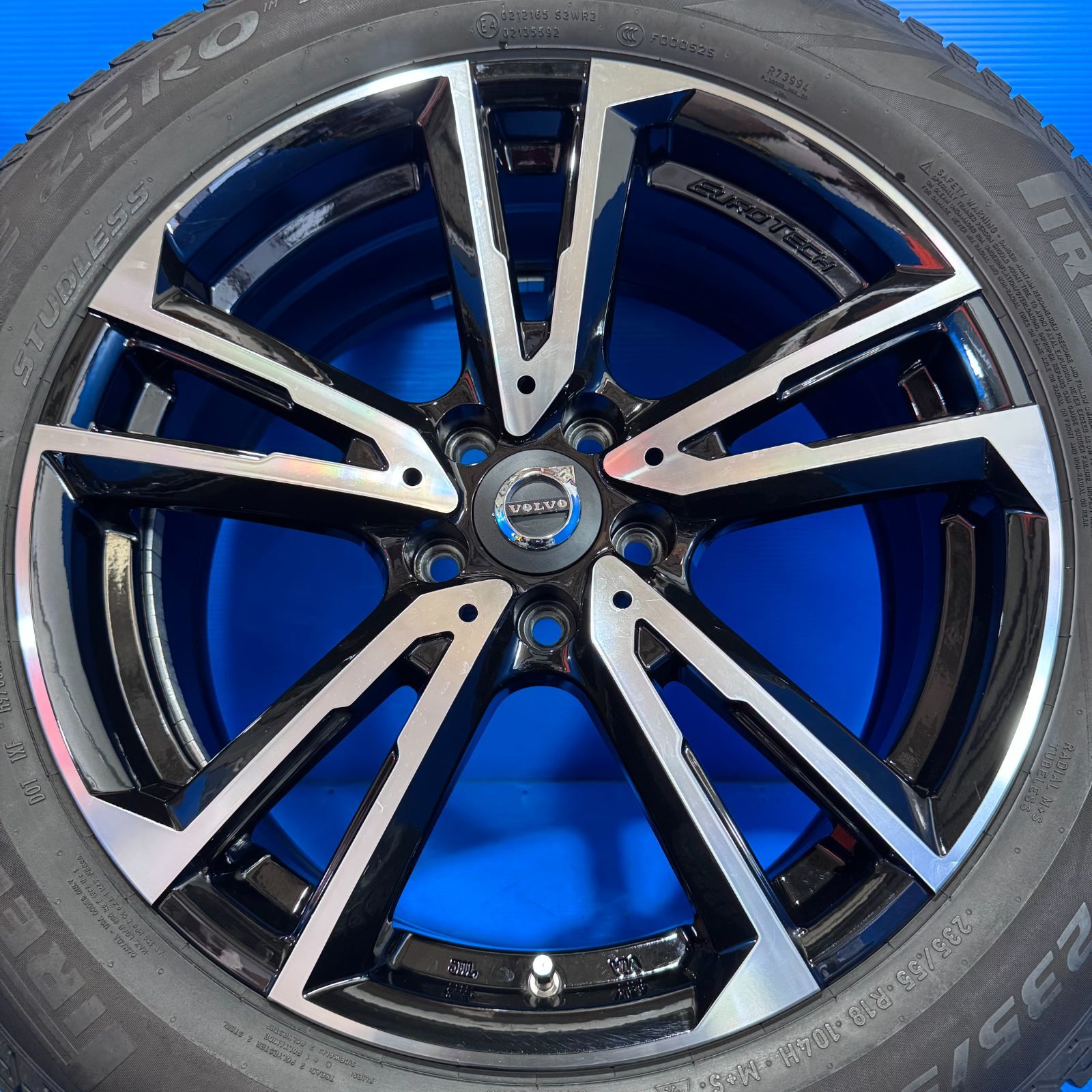 美品】ボルボ V90 クロスカントリー 18インチ ユーロテック ピレリ 235 