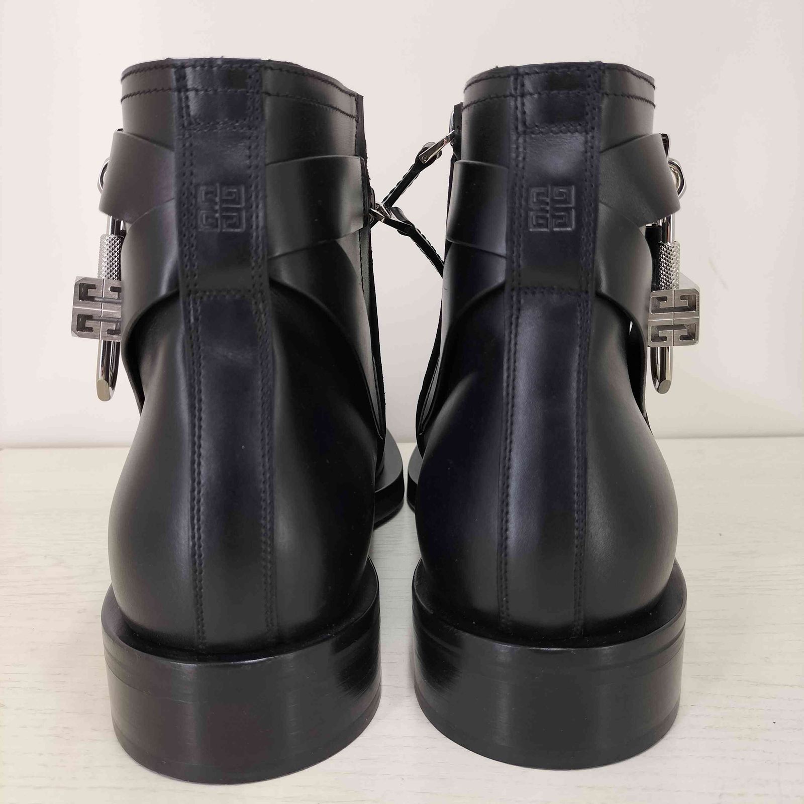 ジバンシィ GIVENCHY Padlock サイドジップ レザーアンクルブーツ 