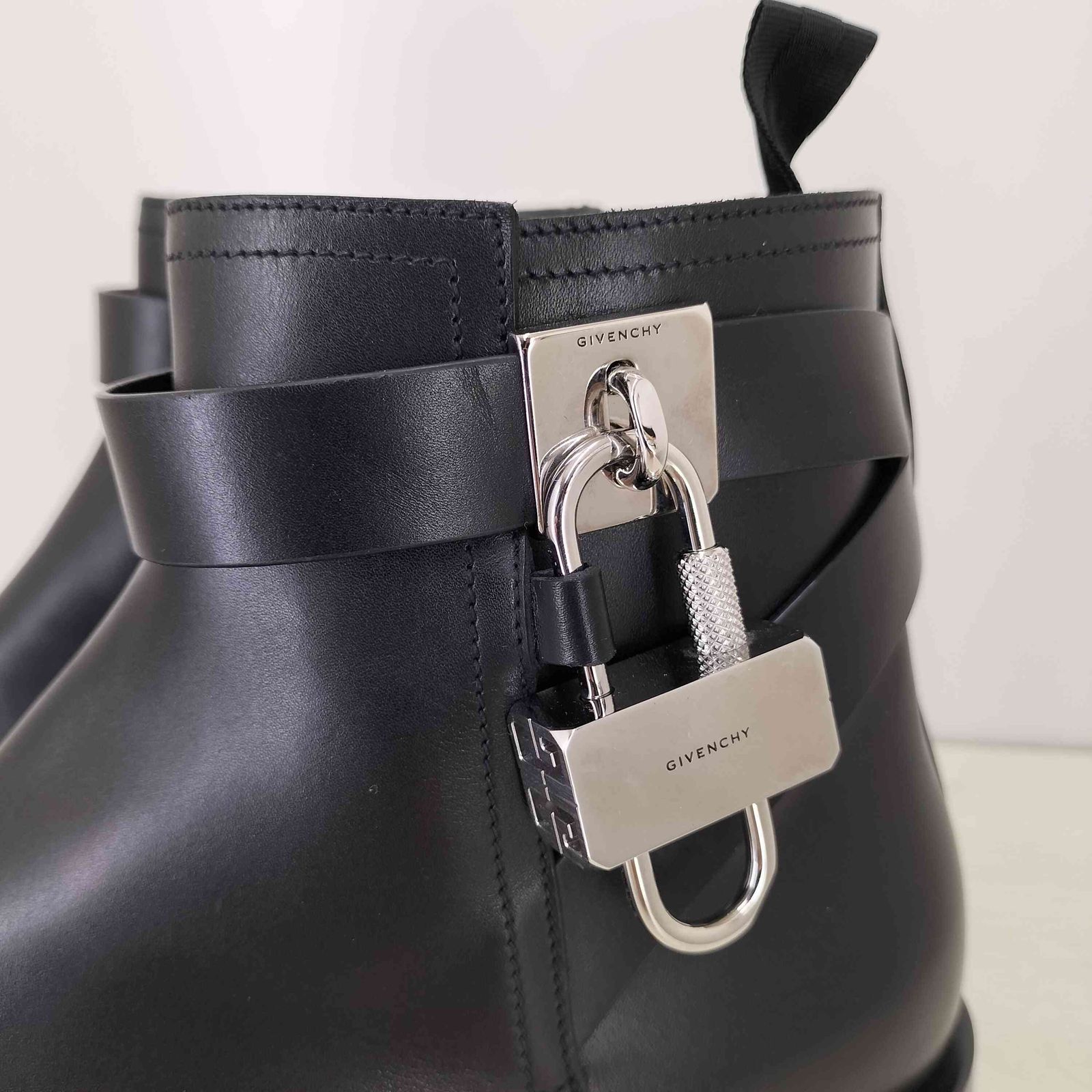 ジバンシィ GIVENCHY Padlock サイドジップ レザーアンクルブーツ 