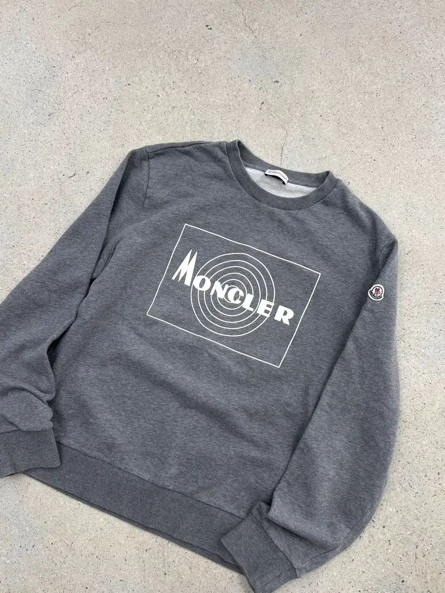 MONCLER モンクレール ワッペン ビックロゴ スウェット グレー - メルカリ