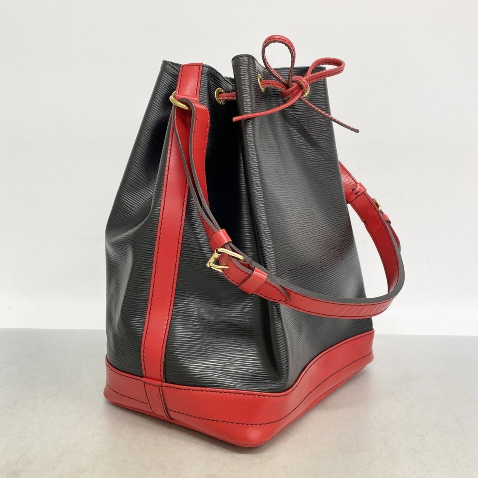 ルイ・ヴィトン(Louis Vuitton) ルイ・ヴィトン ショルダーバッグ エピ