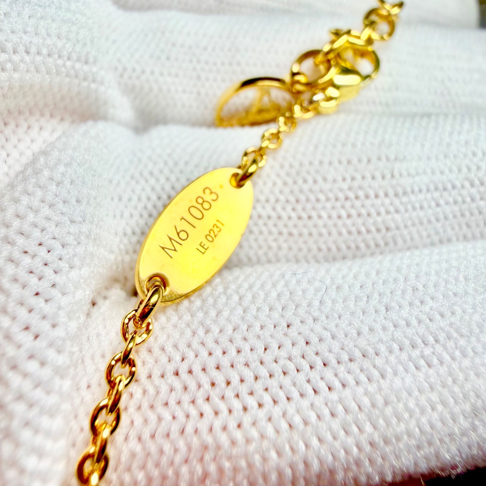 仕上済 LOUIS VUITTON ルイヴィトン エセンシャルV ネックレス
