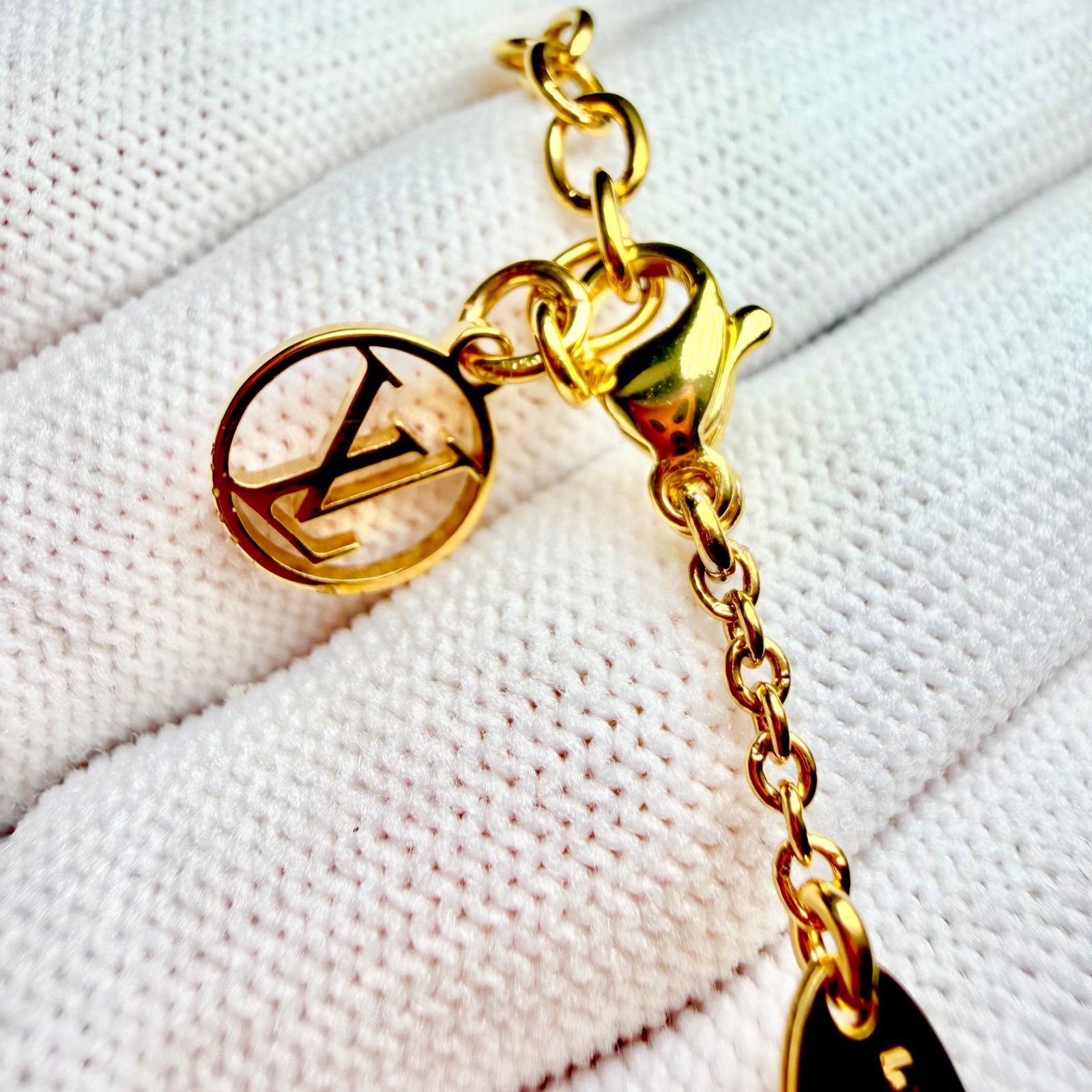 仕上済 LOUIS VUITTON ルイヴィトン エセンシャルV ネックレス