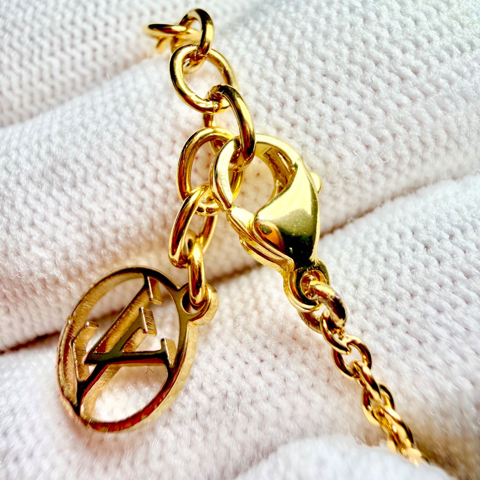 仕上済 LOUIS VUITTON ルイヴィトン エセンシャルV ネックレス