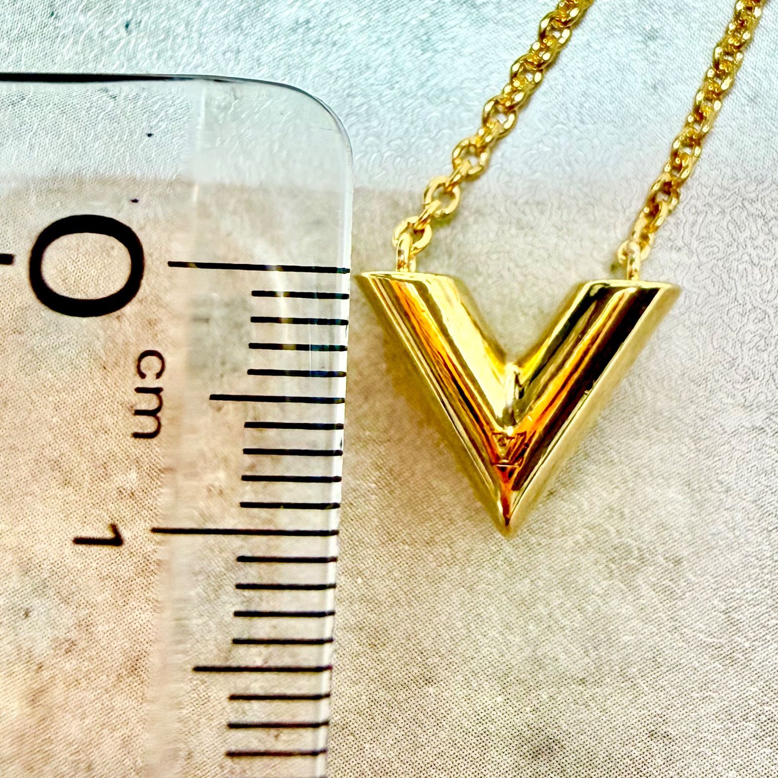仕上済 LOUIS VUITTON ルイヴィトン エセンシャルV ネックレス