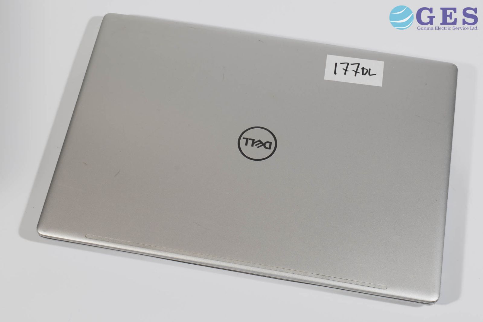 DELL ノートPC シルバー 【8世代】 デル、第8世代Coreを搭載したノート
