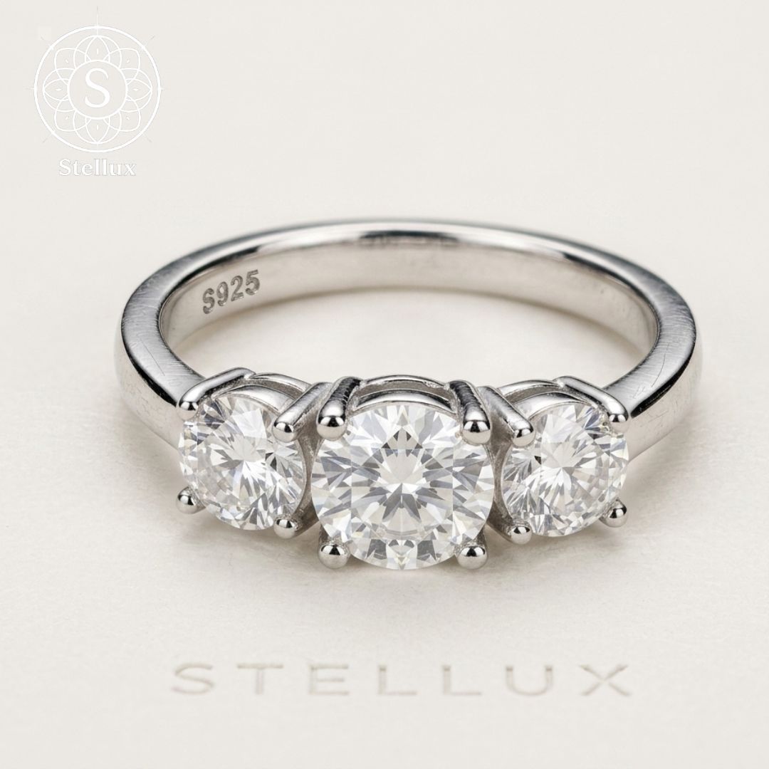 【4ctの、圧倒的高級感】モアサナイト・スリーストーン リング/中央2ct×サイド1ct/シルバー925 S925刻印/プラチナコーティング/結婚・婚約指輪/金属アレルギー対応/プレゼント・ギフトにも◎/トラベルジュエリー