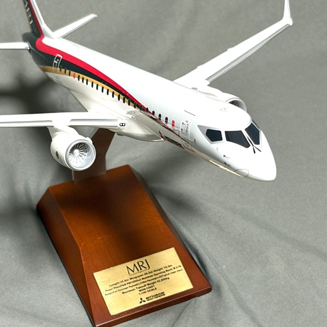 1/100 MRJ90 三菱航空機 飛行試験機初号機 MR11009 初飛行記念 1/100 MRJ90 三菱航空機 飛行試験機初号機 MR11009 初飛行記念 - メルカリ