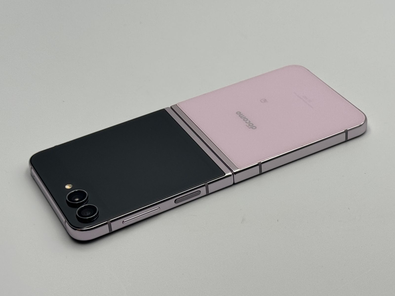 訳あり】Galaxy Z Flip5 SC-54D 256GB ラベンダー - メルカリ