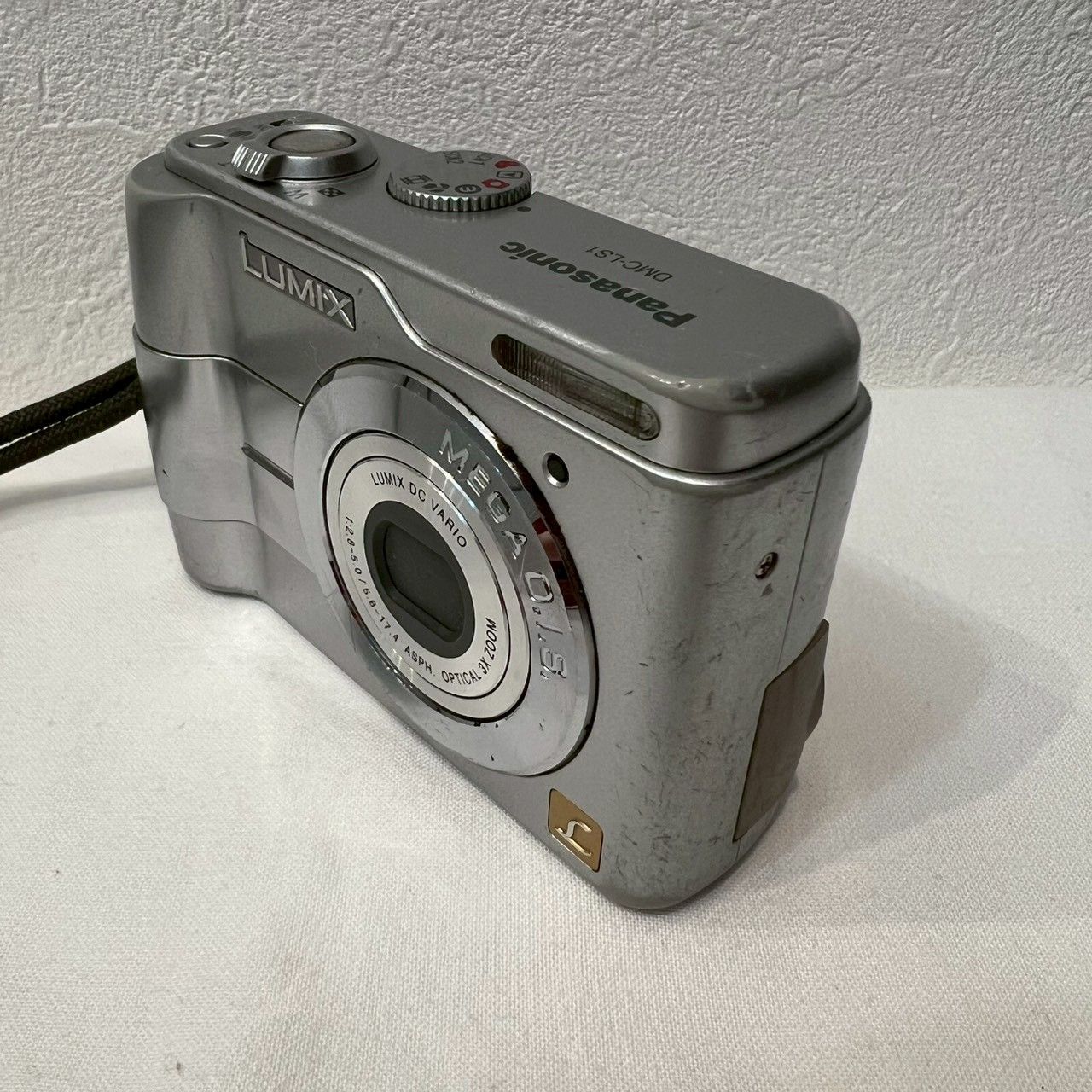 【美品】パナソニック LUMIX DMC-LS1 デジタルカメラ シルバー Amazon | パナソニック デジタルカメラ LUMIX (ルミックス) FS3
