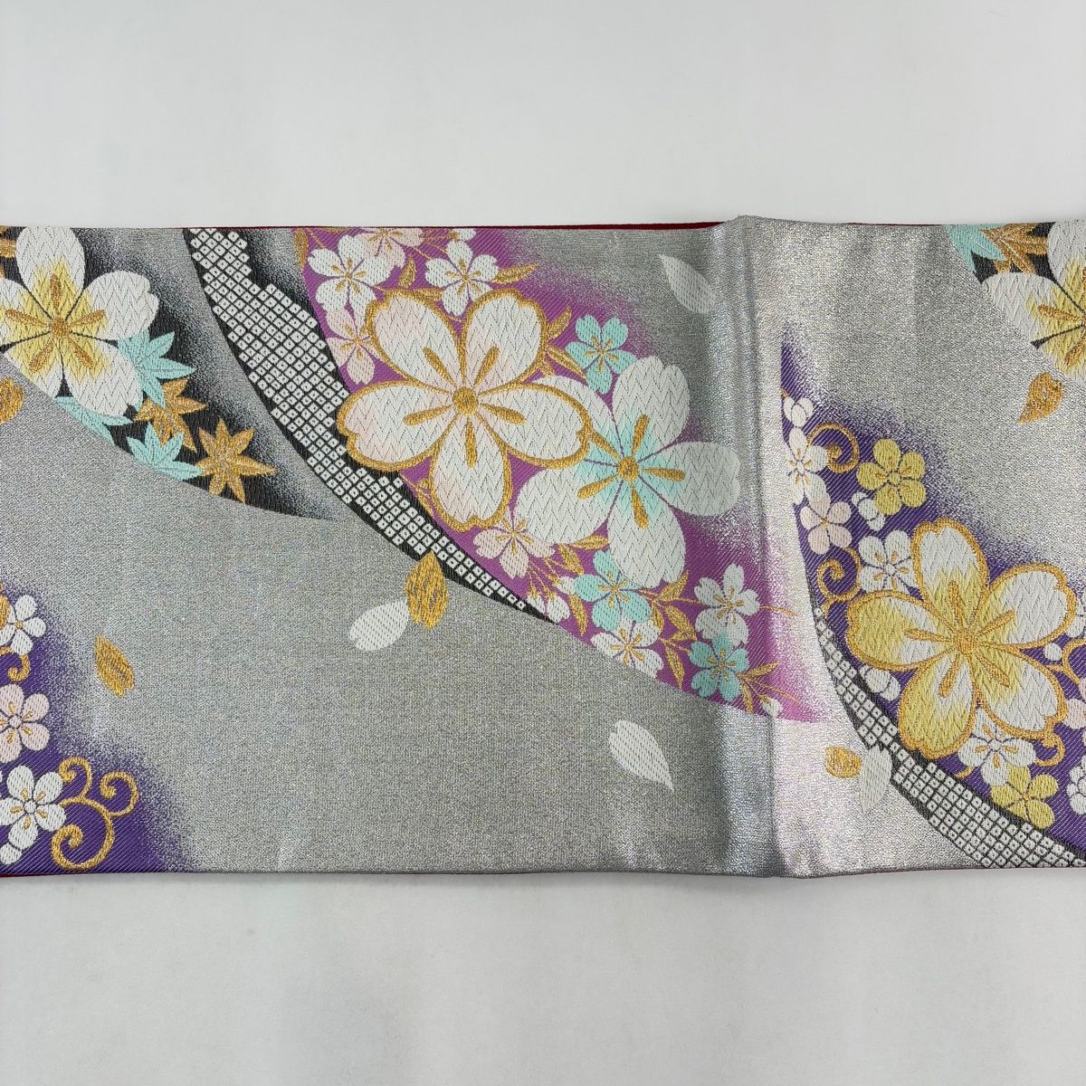 美品】 袋帯 秀品 振袖向き 桜 桜の花びら 金銀糸 唐織 銀色 六通 正絹