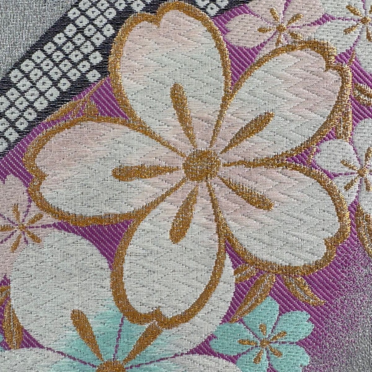 美品】 袋帯 秀品 振袖向き 桜 桜の花びら 金銀糸 唐織 銀色 六通 正絹
