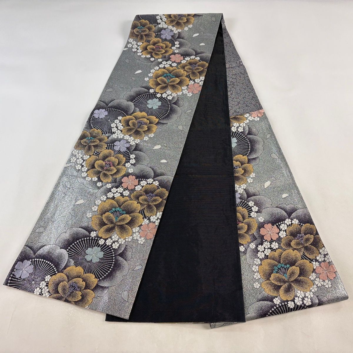 美品】 袋帯 秀品 振袖向き 桜 花びら 銀色 六通 正絹 【中古】 - メルカリ