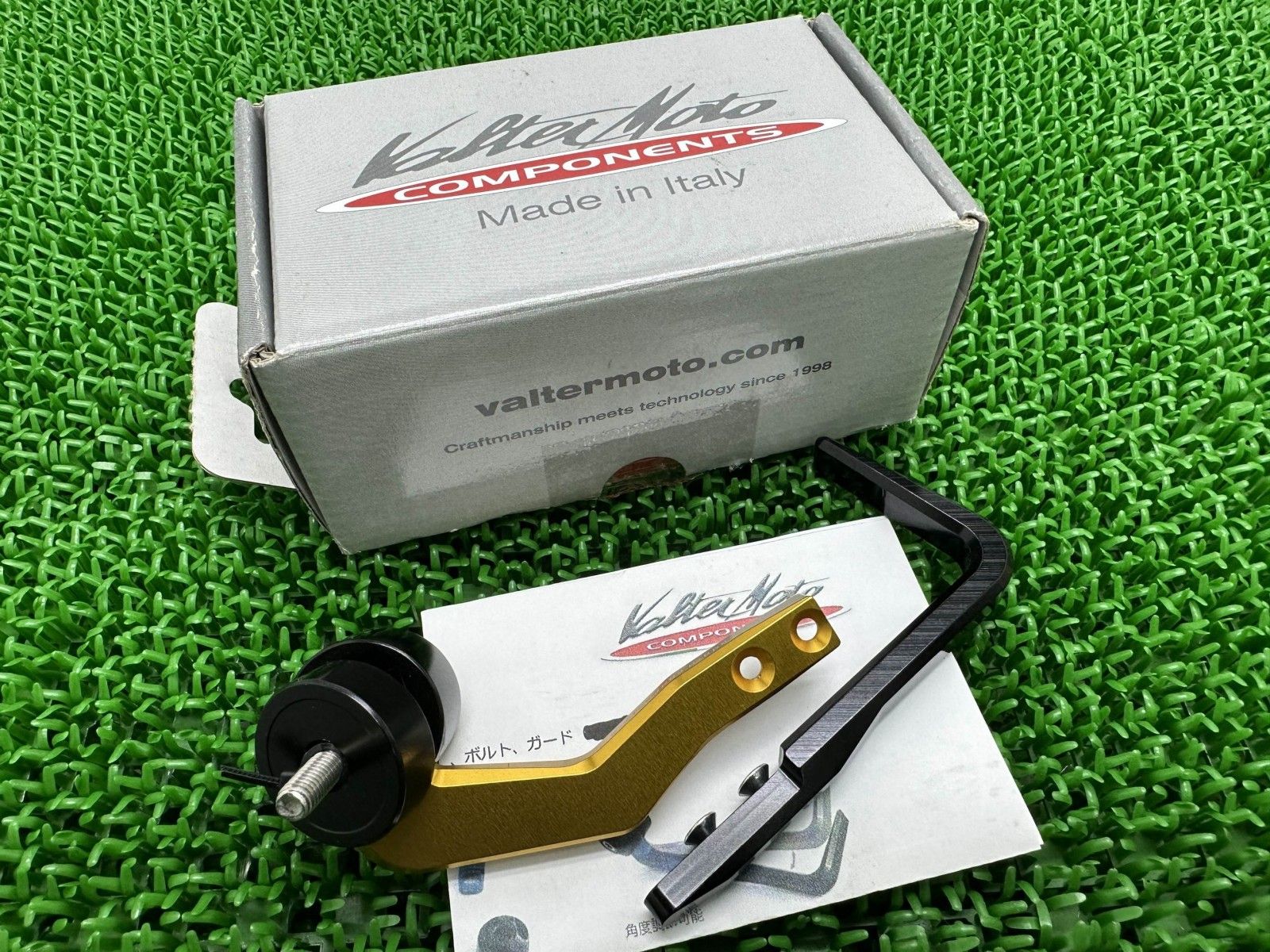 ValterMotoComponents製 クラッチレバーガード ゴールド 社外 中古 バイク 部品 バルターモトコンポーネンツ EVOタイプ MotoGP nH ValterMotoComponents製 クラッチレバーガード ゴールド 社外 中古