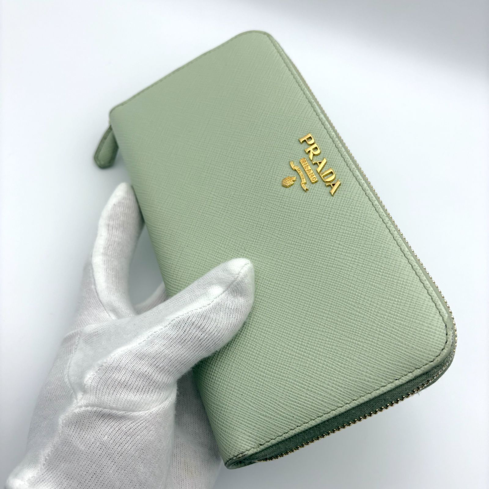 箱付／美品 】PRADA プラダ ラウンドジップ 長財布 サフィアーノレザー 