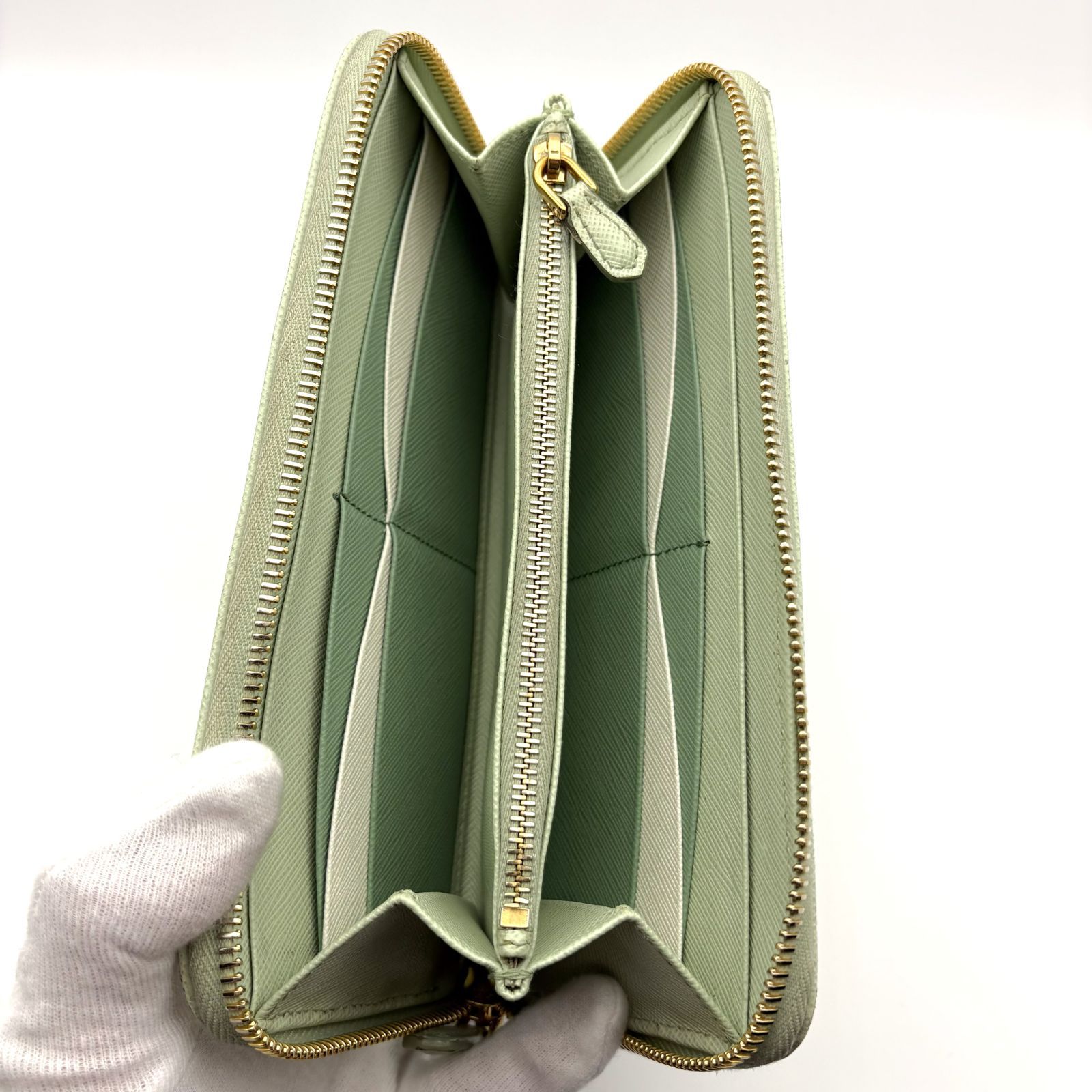 箱付／美品 】PRADA プラダ ラウンドジップ 長財布 サフィアーノレザー 