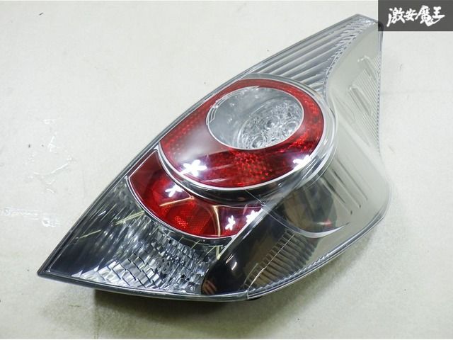 トヨタ 純正 NHP10 アクア 前期 LED テールライト テールランプ 右