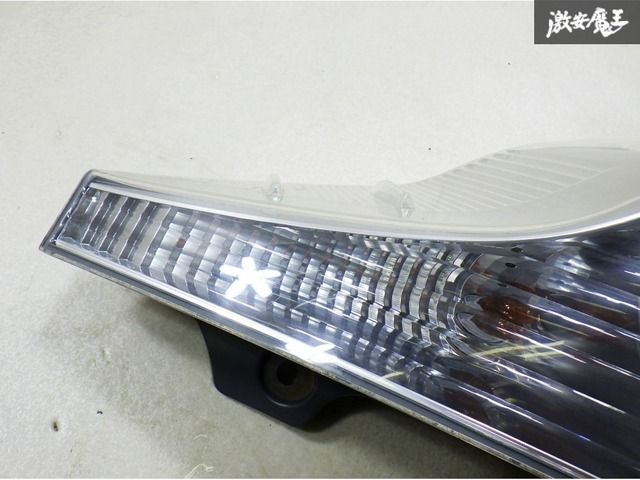 トヨタ 純正 NHP10 アクア 前期 LED テールライト テールランプ 右