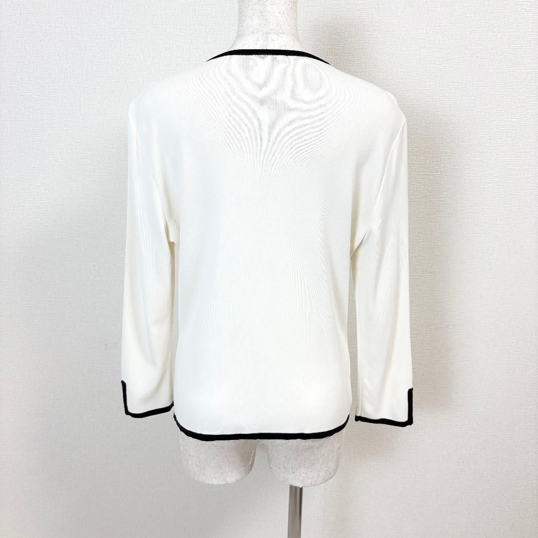 【美品】FOXEY ジップアップ ノーカラーカーディガン オフホワイト ワッペン 美品】FOXEY ジップアップ ノーカラーカーディガン オフホワイト