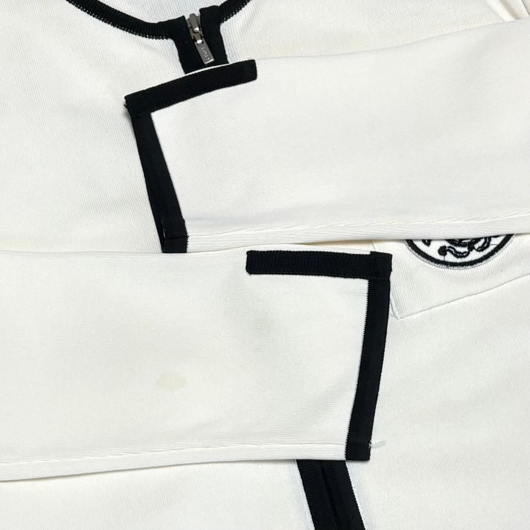 【美品】FOXEY ジップアップ ノーカラーカーディガン オフホワイト ワッペン 美品】FOXEY ジップアップ ノーカラーカーディガン オフホワイト